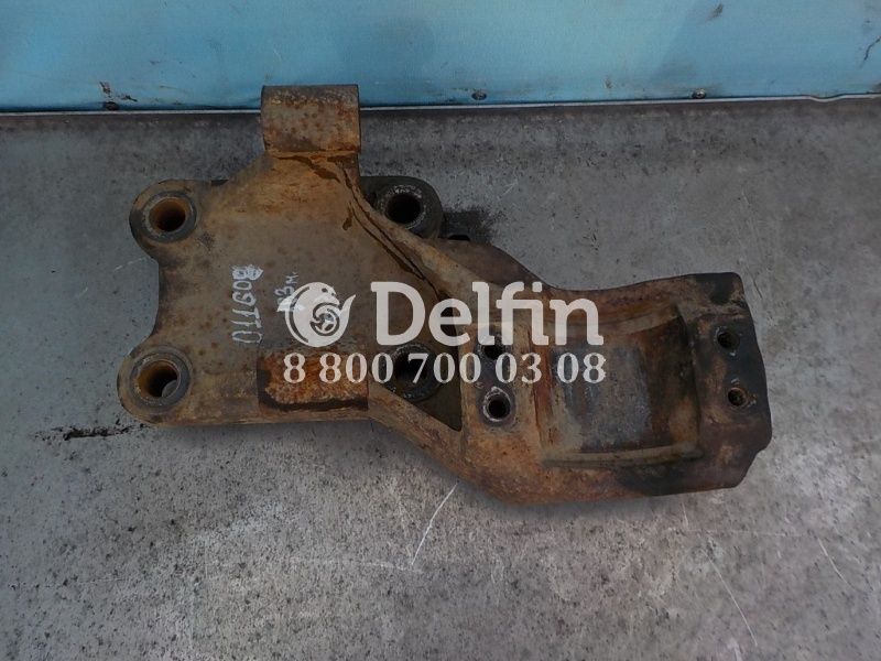 8138188 Кронштейн крепления заднего стабилизатора RH Iveco